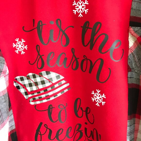 Reworked Flannel Tee, Size S-M: Upcycled Oversized Winter Graphic Sweatshirt - Picture 4 of 11